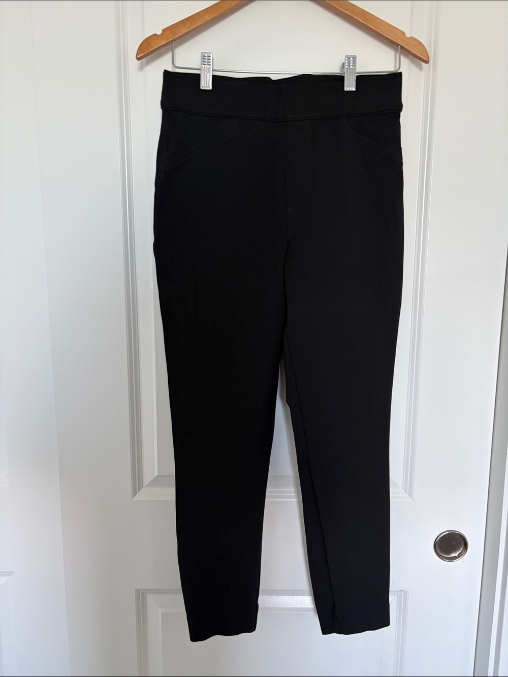 SPANX Black Cropped Ponte Pull-On Ankle Pants